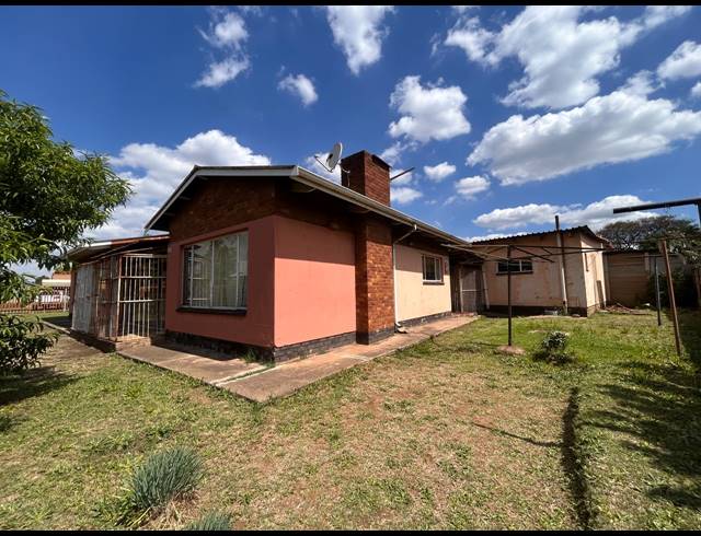 3 BEDROOM HOUSE FOR SALE IN VANDERBIJLPARK CE 4